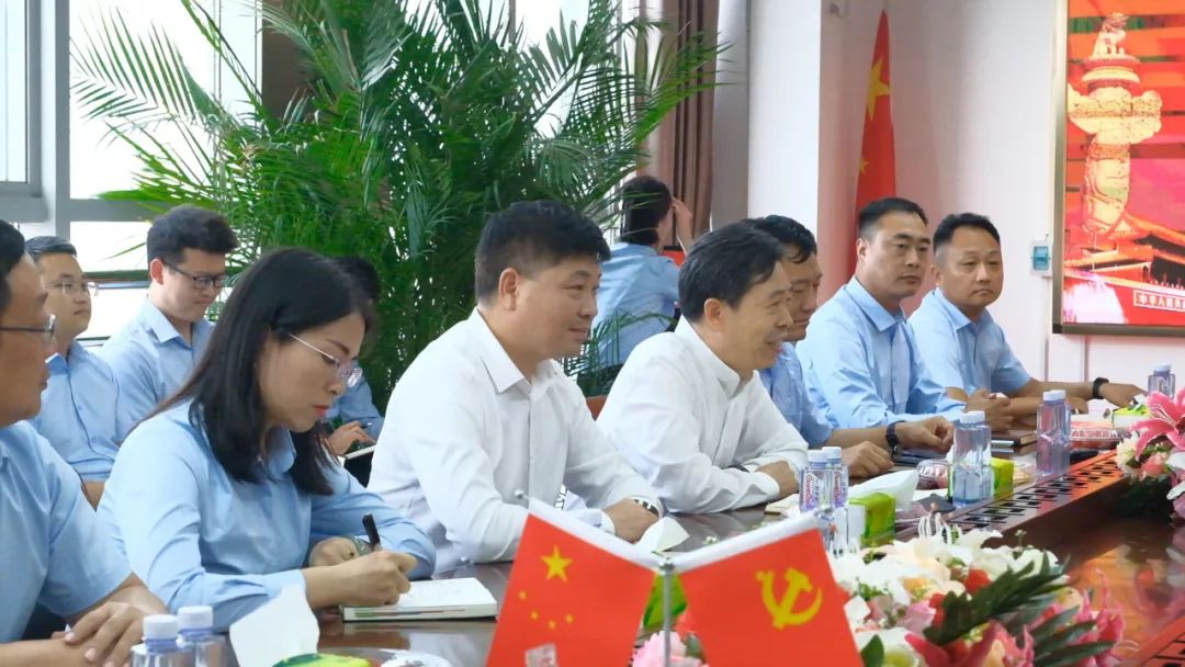 新密市委常委、政法委書記劉軍杰一行蒞臨榮盛科技集團(tuán)調(diào)研指導(dǎo)